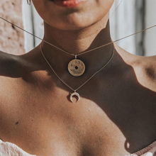 2 unids/set Retro femenino collar de moneda Digital tallada colgante de Luna Multi-capa conjunto de collar dorado de las mujeres joyería de personalidad 2024 - compra barato