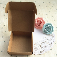 Caja de Papel Kraft para embalaje, caja de regalo de dulces hecha a mano, color blanco, negro o marrón, 50 unids/lote 2024 - compra barato
