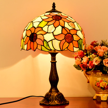 Витражный подвесной светильник в американском стиле Тиффани, лампа в виде подсолнуха для спальни, прикроватная лампа, садовая лампа для обу... 2024 - купить недорого