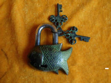 Elaborate Interesting Chinese old-style Copper Fish lock / 2keys 2024 - buy cheap