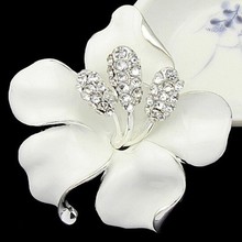 Retail! Silver Plated Elegant White Color Enemal Flower Wedding Brooch Fancy Women Buckle Pin 2024 - buy cheap