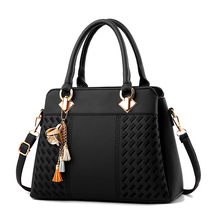 Bolsa feminina casual, bolsa de mão de ombro com design, da moda, casual, preta, 2020 2024 - compre barato