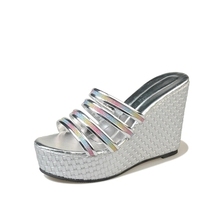 Sandalias de tacón alto con diamantes para mujer, zapatillas de cristal deslizantes, impermeables, antideslizantes, base gruesa, sandalias sexys de verano 2024 - compra barato