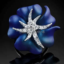 Anillo redondo con diamantes de imitación para mujer, sortija redonda con diseño de estrella de mar y flores azules, Color blanco y dorado, 2018 2024 - compra barato