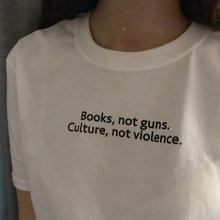 Футболка женская, хлопковая, повседневная, забавная, с надписью «Books Not Gun Culture Not Violent», для девушек, tumblr, Прямая поставка, S-174 2024 - купить недорого