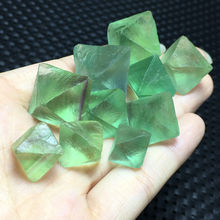 2 peças natural lindo amostras de rocha de cristal florite octahedral verde 2024 - compre barato