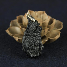 Модные черные чешские ожерелья и подвески из метеорита, женское ожерелье с натуральным метеоритом, подвеска из энергетического камня, мужские ювелирные изделия 2024 - купить недорого