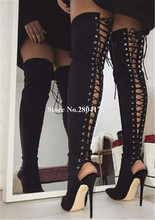 Женские привлекательные сапоги-гладиаторы выше колена с острым носком на шнуровке сзади, на тонком каблуке, черные замшевые кожаные ботинки с вырезами 2024 - купить недорого