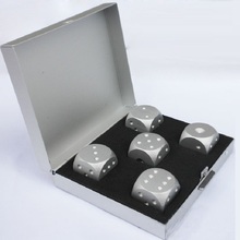 Dado para juegos de beber de aleación de aluminio, juego de juegos de rpg, entretenimiento, juegos de azar, juego de mesa, caja cuadrada, 1,6 cm, 1 lote, 5 uds. 2024 - compra barato