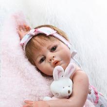 Muñeca de bebé reborn de silicona suave para niños, juguete con sonajero de conejo, ideal para regalo, 50" 2024 - compra barato