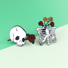 PIN de esmalte gótico de 2 estilos, broche de Calavera, rosa, Rib, flores, insignia de Horror, regalo de Joyería de Halloween 2024 - compra barato