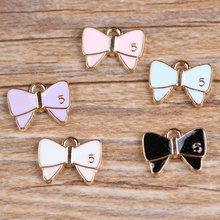 Mini Order 20PCS Assorted Color Bow with Number 5 Oil Drop Floating Bracelet Charms Fashion Enamel DIY Jewelry Floating Charm 2024 - buy cheap