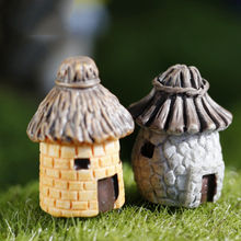 ZOCDOU 2 Pieces Old House Hut Model Small Scenery Statue Figurine Crafts Russia Figure Ornament Miniatures Home Garden Decor 2024 - buy cheap