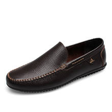 Sapatos masculinos de couro legítimo de enfiar, calçados casuais e confortáveis para negócios, loafer, preto e marrom, tamanho grande, novo, 2020 2024 - compre barato
