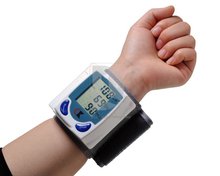 Promotion!!! Automatic Digital Wrist Blood Pressure Monitor & Heart Beat Meter Free shipping 2024 - buy cheap