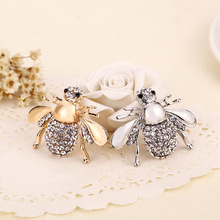 Fashion Rhinestone Brooches Jewelry Wholesale Lovely Alloy Bee Brooches Pins For Women Costums Accessory 2024 - buy cheap