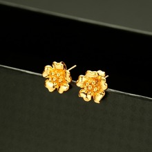 Серьги-гвоздики женские в виде золотого цветка 2024 - купить недорого