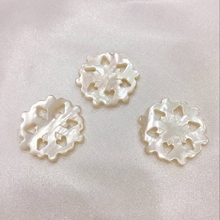 25MM 4Pcs Snowflake 100% Natural White Pearl Shell Jewelry Pendants Jewellery Charms 2024 - buy cheap