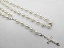 Модные Белые пластиковые бусы, католический крест, подвеска, ожерелья ручной работы, Розарий с Иисусом, ожерелья для мужчин и женщин, горячая распродажа 2024 - купить недорого