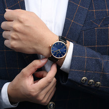 Пара модных кожаных часов, аналоговые кварцевые круглые наручные часы, деловые мужские часы, механизм настенных часов, бесшумные роскошные часы для женщин 2024 - купить недорого