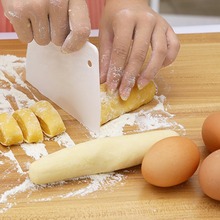1 шт. кухонный резак шпатели для торта лопатки для теста скребок для масла трапециевидный скребок Инструменты для торта пластиковый скребок для теста ок 0953 2024 - купить недорого
