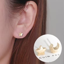 Shuangshuo-pendientes de moda coreana para mujer, aretes de Estrellas pequeñas y Luna, especialmente único, novedad de 2017 2024 - compra barato