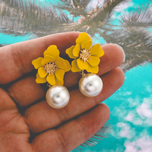 Tocona-pendientes colgantes de perlas de imitación para mujer, flor amarilla dulce, Bohemia, joyería pequeña Floral para fiesta 8071 2024 - compra barato