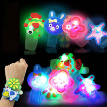 Творческий в форме героев мультфильмов светильник светодиодный наручные часы игрушка-браслет милый костюм на Хэллоуин комплект одинаковых рождественских пижам светильник-забавная игрушка в подарок 2024 - купить недорого