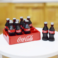 Conjunto de mini garrafas de coca-cola para casa de bonecas, decoração em miniatura para alimentos e bebidas, 1 dúzia de 12 peças, acessórios para cozinha 2024 - compre barato