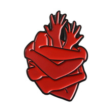 Colgante de Metal con forma de corazón para estudiantes de medicina, broche de Nuevo rojo con varias manos, broche Vascular con broche, regalo de joyería 2024 - compra barato