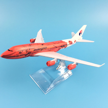 Avião modelo de 16cm, avião de metal fundido, flor vermelha da malásia, modelo avião boate 747, presente de brinquedo avião 1:400 2024 - compre barato