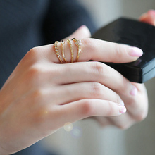 Женское многослойное кольцо в стиле панк с кристаллами и сердечками, золотистого цвета, ювелирные изделия для вечеринок 2024 - купить недорого