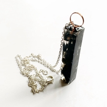 Bhuann preto obsidian pedra pingente colar banhado a prata dos homens corrente ornonite pingente resina colar de cristal chip dropship 2024 - compre barato