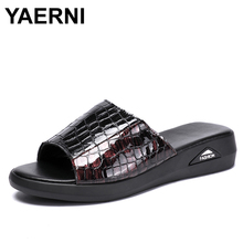 YAERNI-Zapatillas de piel auténtica para mujer, chanclas informales, zapatos de verano para madre, zapatillas de cuña sólidas 2024 - compra barato