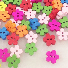 30/50/100pcs botões de madeira flor colorida 2 buracos acessórios de artesanato de costura wb90 2024 - compre barato