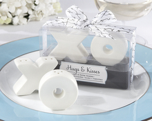 (20Pcs=10boxes) Romantic Bridal shower Favors of Hugs and Kisses Salt and Pepper Shakers Wedding favors for Xoxo Party Favors 2024 - buy cheap