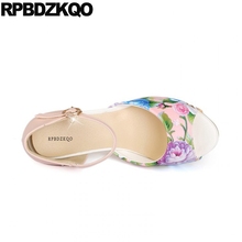 Sandalias con punta abierta para mujer, zapatos de tacón alto con estampado de flores, redondos, de talla grande, color rosa, de 3 pulgadas, 10, 42 y 11, 43 2024 - compra barato