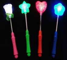 LED Glow Star жезл смешанные Роза в форме сердца мигающий свет Концерт Партии элементы новизны привело игрушек игрушки Творческий 2024 - купить недорого
