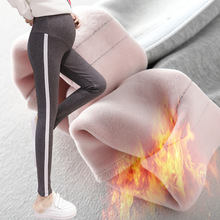 Leggings de veludo para maternidade, calças para mulheres grávidas com elevação estomacal e roupas de maternidade grossas em veludo, vestuário esportivo e externo 2024 - compre barato