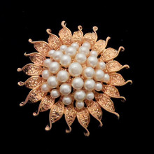 Cheapest Price Retail! Fancy Gold Color Faux Pearl Flower Pin Brooch Elegant Wedding Jewelry Accessories 2024 - buy cheap