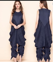 HOT SELLING  Miyake fold  round collar solid dress with  sleeveless Kelp bud dress IN STOCK 2024 - buy cheap