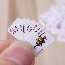 1 комплект 1:12 милый миниатюрный кукольный домик милый мини покер игральные карты стиль случайный Мини милый покер куклы аксессуары 2024 - купить недорого