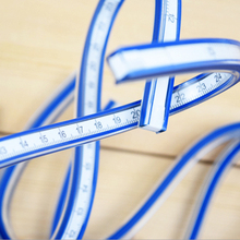Régua curva de plástico flexível, régua de 30cm azul + branca, design makingarquitetural, régua de medição, suprimentos de escritório, 1 peça 2024 - compre barato