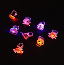 Crianças dos desenhos animados led piscando light up brilhante dedo anel eletrônico natal halloween bebê diversão brinquedos presentes yh1388 2024 - compre barato
