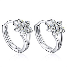 925 de plata estrella de cristal Stud pendientes para las mujeres de moda de lujo Zirconia cúbica pavimentada joyas de pendientes de boda accesorio de KY227 2024 - compra barato