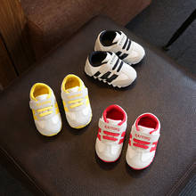 Детские первые ходунки, мокасины для мальчиков и девочек, детская спортивная обувь из искусственной кожи с мягкой подошвой, сетчатые кроссовки для новорожденных девочек, детская обувь 2024 - купить недорого