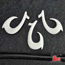 3 piezas tallado a mano Yak hueso anzuelo maorí de Nueva Zelanda estilo blanco perlas accesorio de la joyería DIY 50mm X 24mm 2024 - compra barato