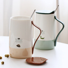 Caneca de café cerâmica com tampa de colher, caneca de casal para escritório, utensílio para bebidas, chá 2024 - compre barato