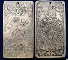Antiguo chino "12 zodiacal-perro" tibetano plateado, placa amuleto de thanka 2024 - compra barato