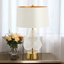 Lámparas de Mesa de hojas americanas para sala de estar, bola de cristal blanca, trípode de hierro, lámpara de escritorio de bola redonda lechosa para lectura 2024 - compra barato
